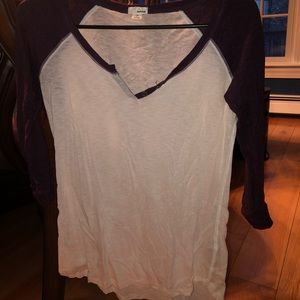 White Baseball-T with purple 3/4 sleeves. Brand: Garage Size: S